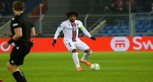 عمره 40 عامًا.. نيس يجدد عقد البرازيلي دانتي